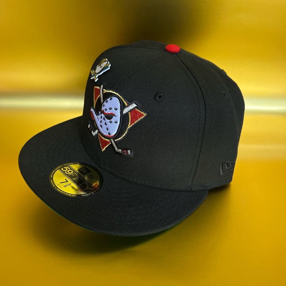New Era 59fifty Black Anaheim Ducks Decade 7 3/8 Cap - Picture 3 of 6